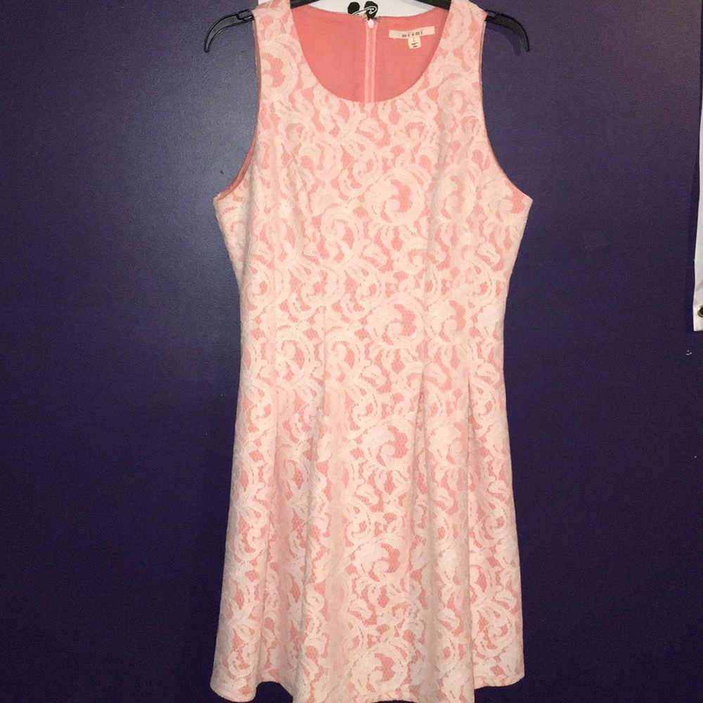 Pink // white lace dress